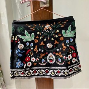 Embroidered skirt